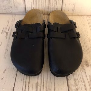 Birkis navy blue 2 buckles closed front clog Sz 6